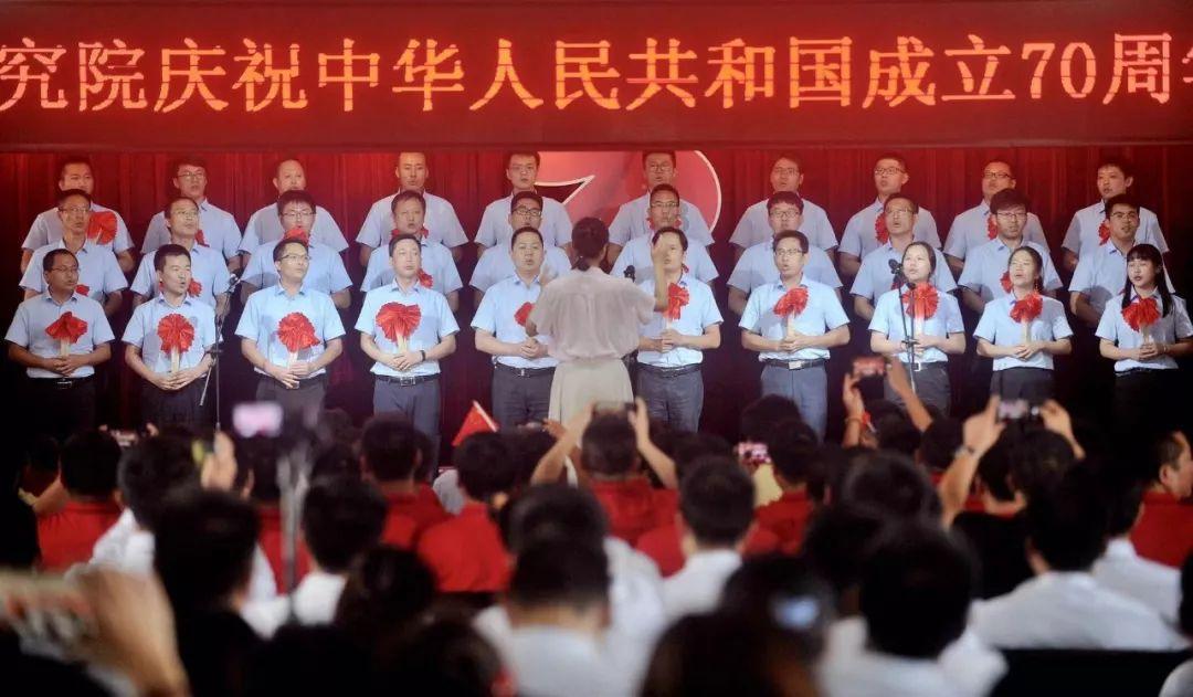 曲棍球教练逃生